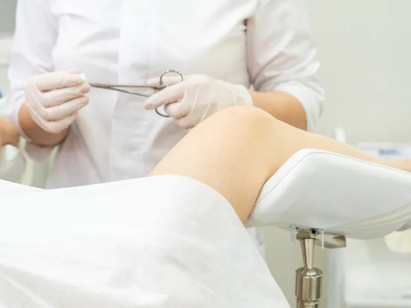 Gynecology exam while visiting Dr Mozhgan Sayyad in Dubai for cosmetic procedure